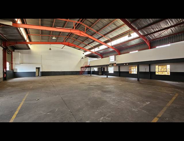 690M² WAREHOUSE TO LET IN JET PARK